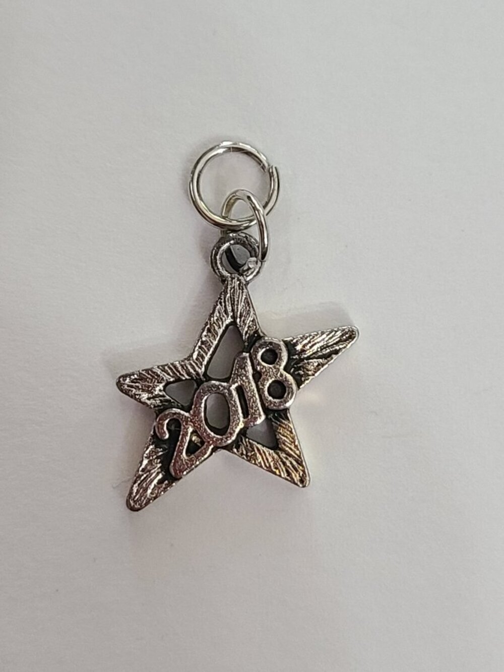 3 Charms - Question Mark, Girl Runner, 2018 Star - Picture 4 of 7
